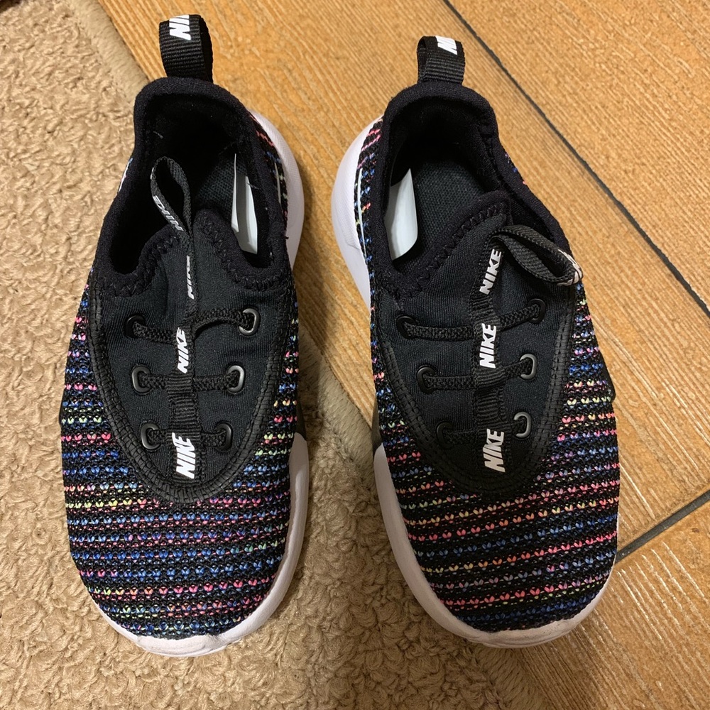 Nike tennis shoes